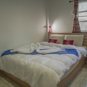Noot'S Bar And Guesthouse